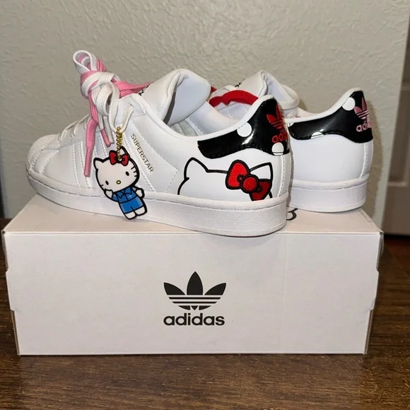 adidas gazelle silver green womens Toddler adidas Hello Kitty Superstar 360 Shoes main image 0